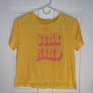 Stay kind t shirt‎